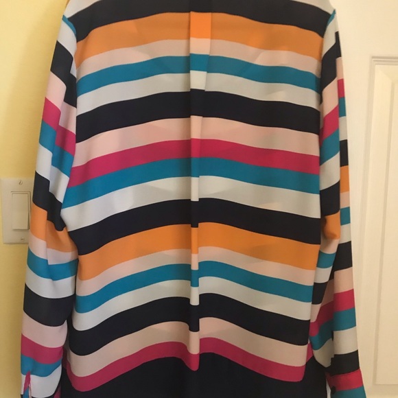 Beautiful striped Chico’s 2-piece shell and blouse set. - Picture 3 of 10